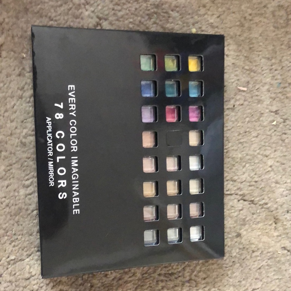 brand new makeup never used before !!